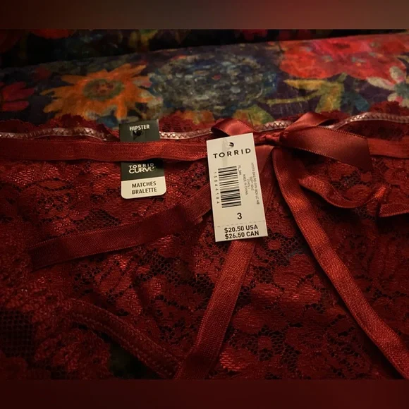 Torrid 2 pair! Size 3 NWT Red lace panties lingerie open back lace detail 2 pair - Picture 10 of 11